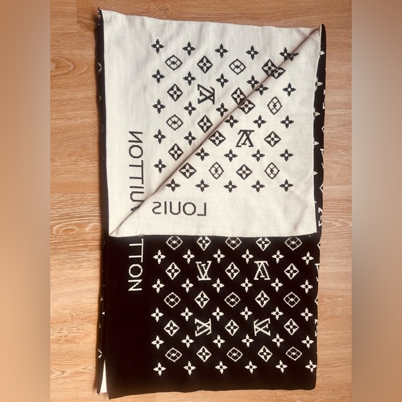 Lv Patterned Silk Cashmere Double Sided Shawl black& white - Picture 3 of 3